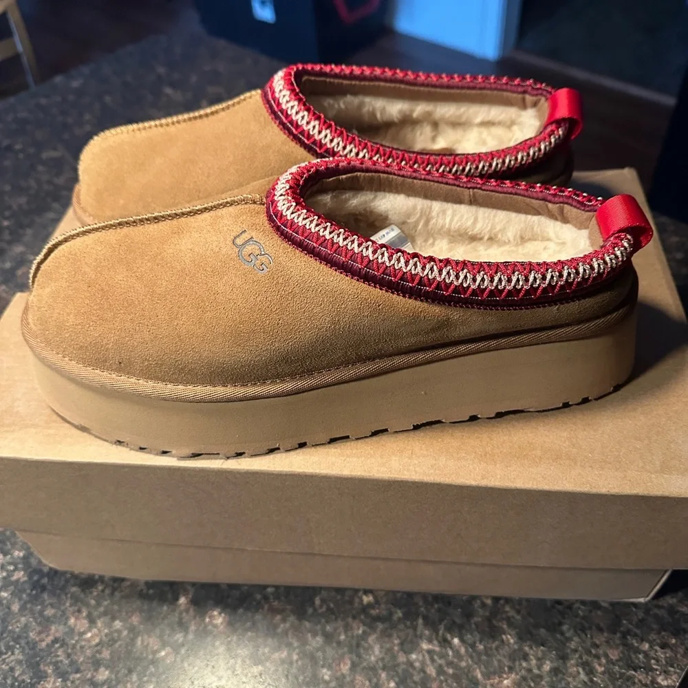 UGG Women's Tazz- Size 10 - Picture 3 of 8
